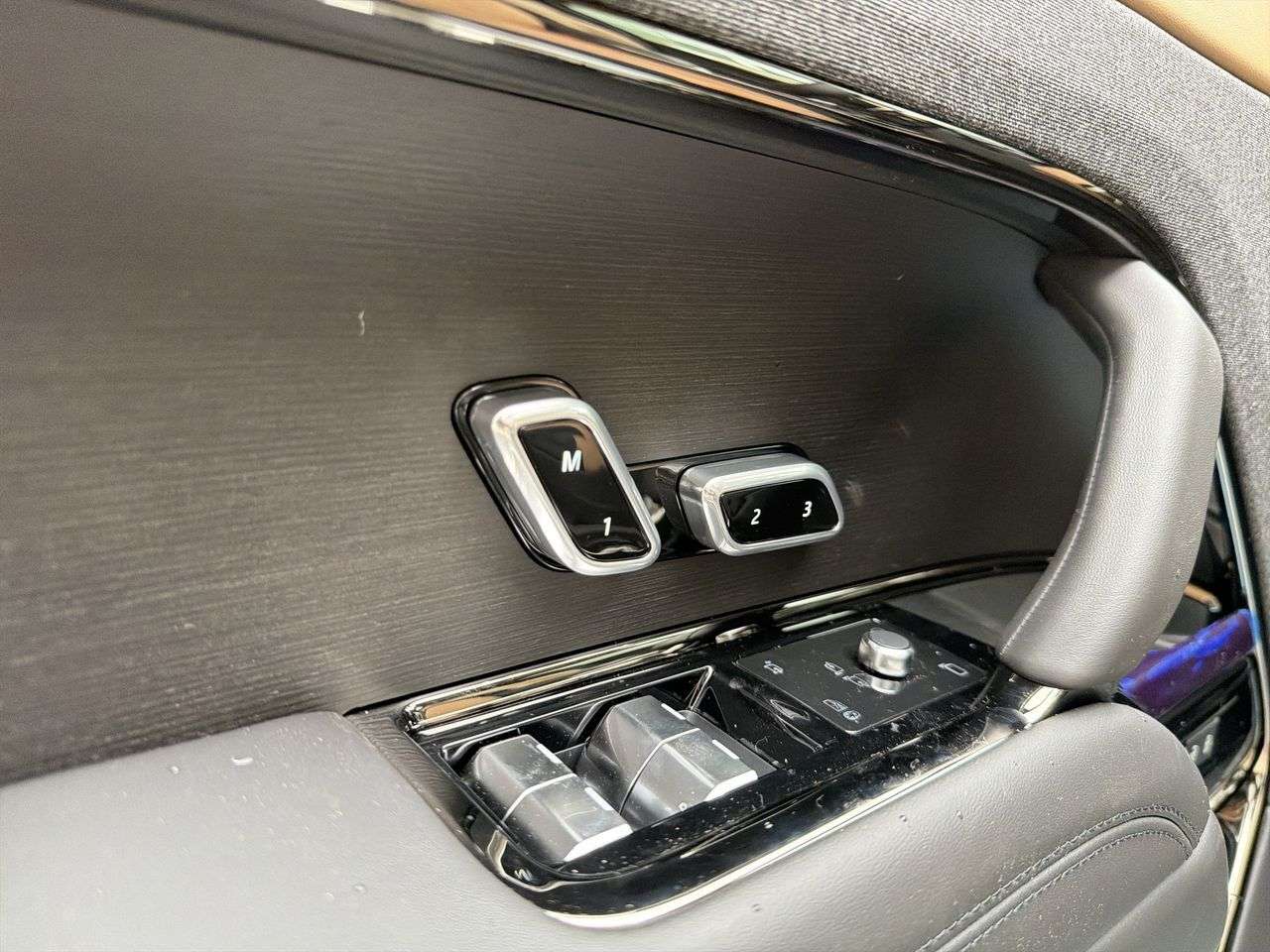 2026 Land Rover Range Rover Sport P530 Dynamic SE thumb 9
