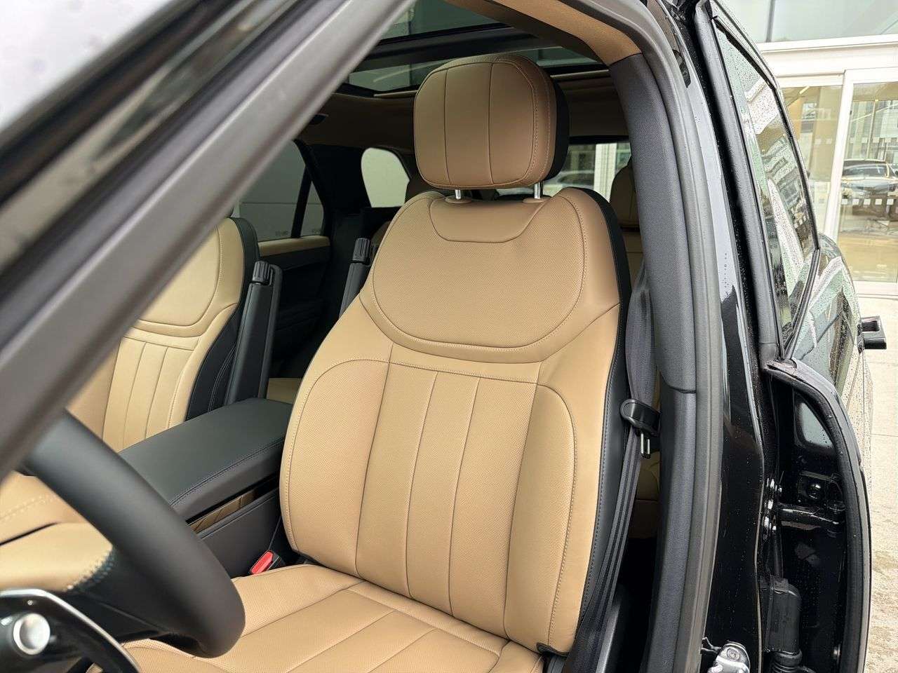 2026 Land Rover Range Rover Sport P530 Dynamic SE thumb 8
