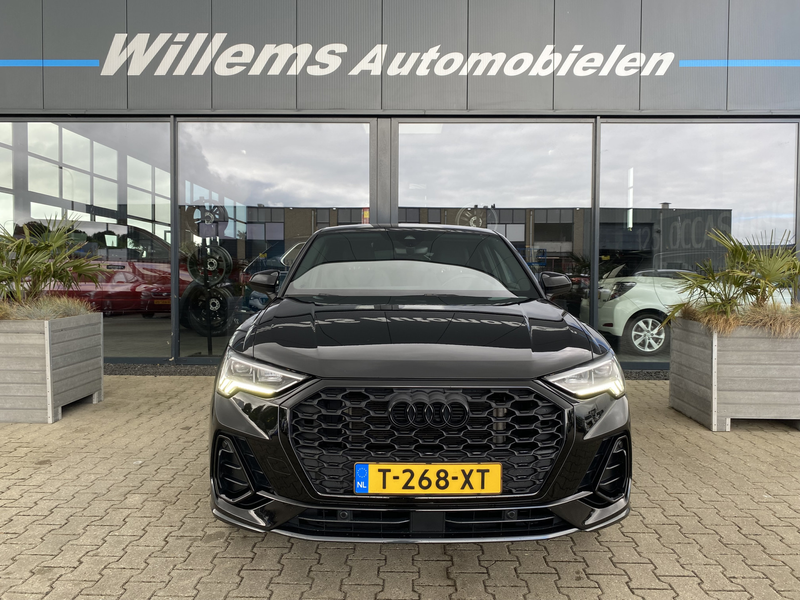 Audi Q3 Sportback 45 TFSI e S Edition 45 TFSI e S-Line ACC — photo 2