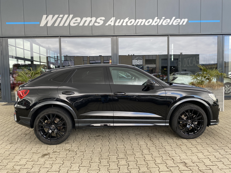 Audi Q3 Sportback 45 TFSI e S Edition 45 TFSI e S-Line ACC — photo 5