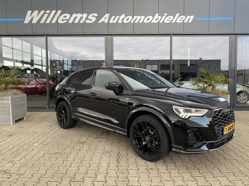 Audi Q3 Sportback 45 TFSI e S Edition 45 TFSI e S-Line ACC — photo 3
