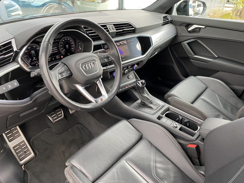 Audi Q3 Sportback 45 TFSI e S Edition 45 TFSI e S-Line ACC — photo 14