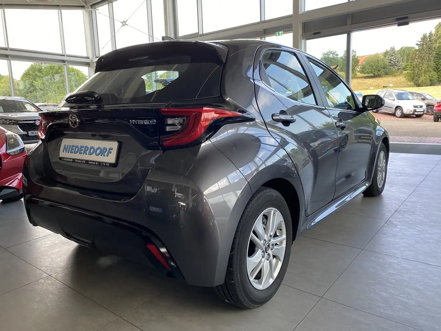 Mazda 2 Hybrid 1.5 Agile Comfort,-Safety-Pkt LEDER LED Grau - 2