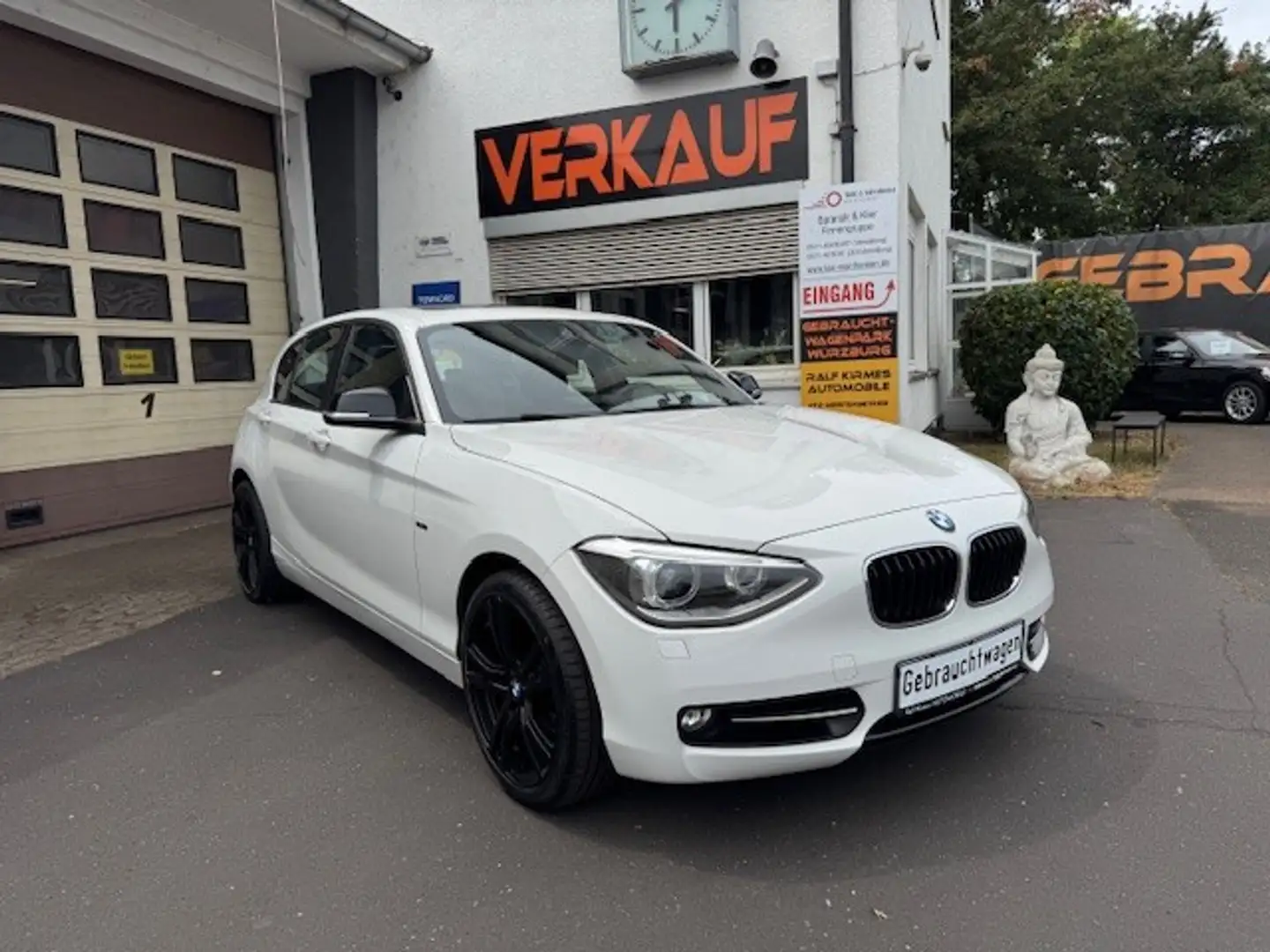 BMW 118 i Sport Navi Xenon Leder Schiebedach SHZ PDC Weiß - 1
