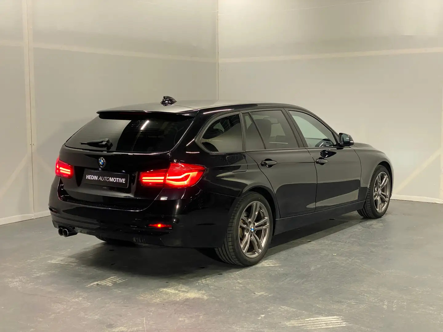 BMW 320 3-serie Touring 320i Executive Noir - 2
