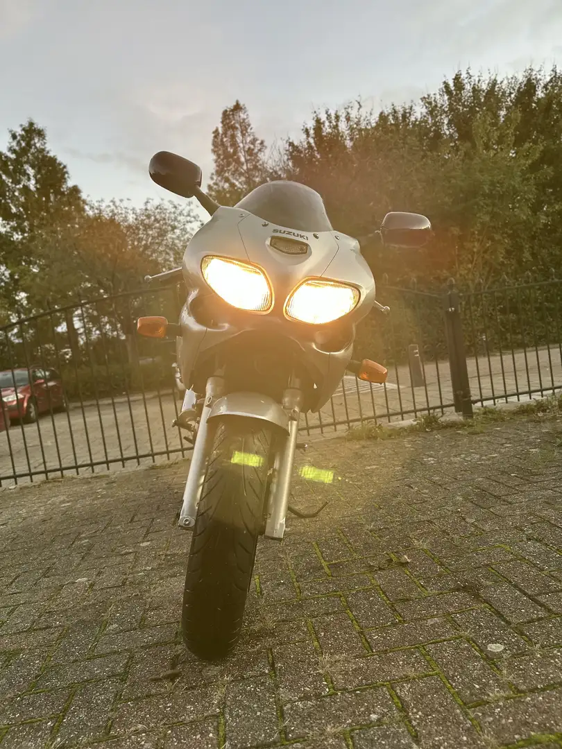 Suzuki SV 650 Suzuki SV 650 (2003) weinig kilometerstand - 1