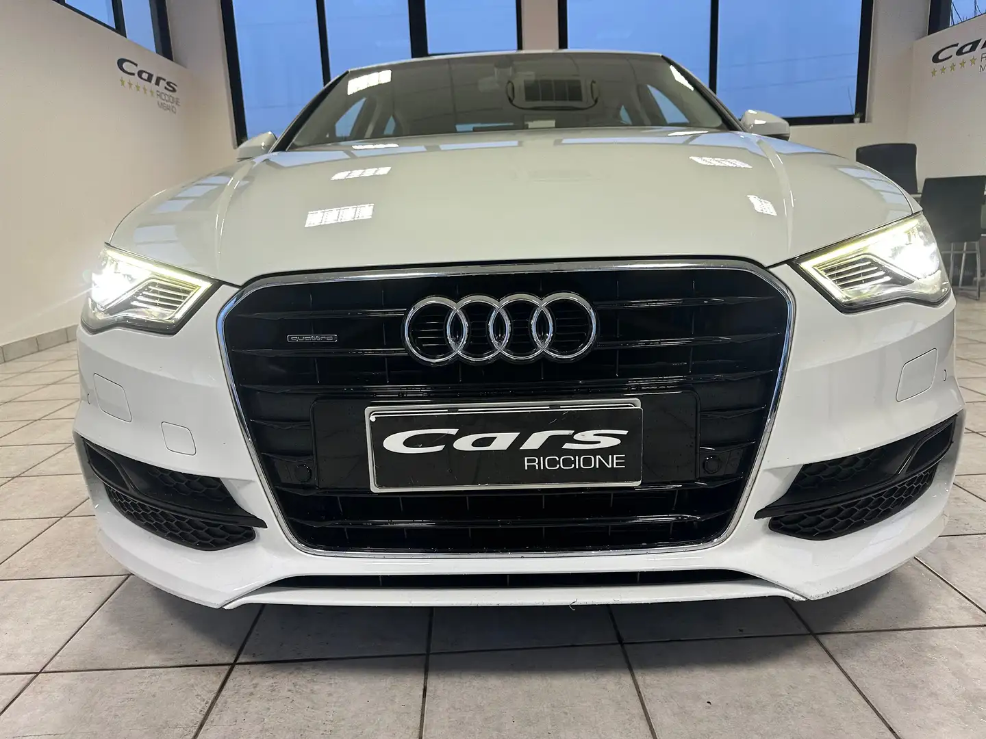 Audi A3 SEDAN 2.0  TDI QUATTRO 184Cv SLine Blanc - 2