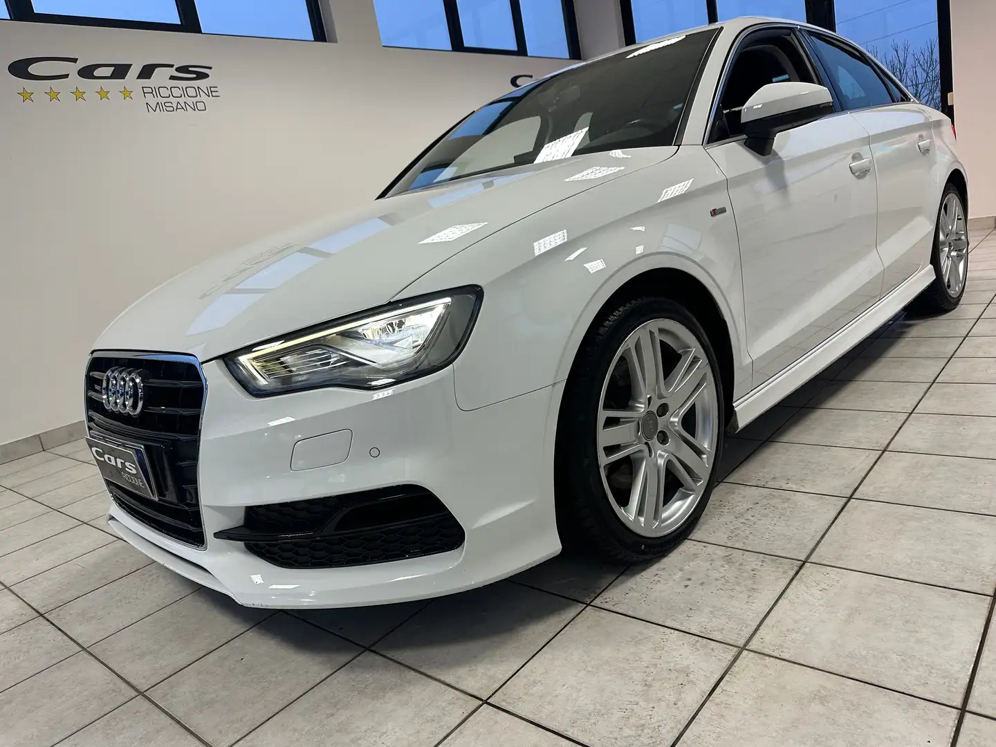 Audi A3 SEDAN 2.0  TDI QUATTRO 184Cv SLine Blanc - 1