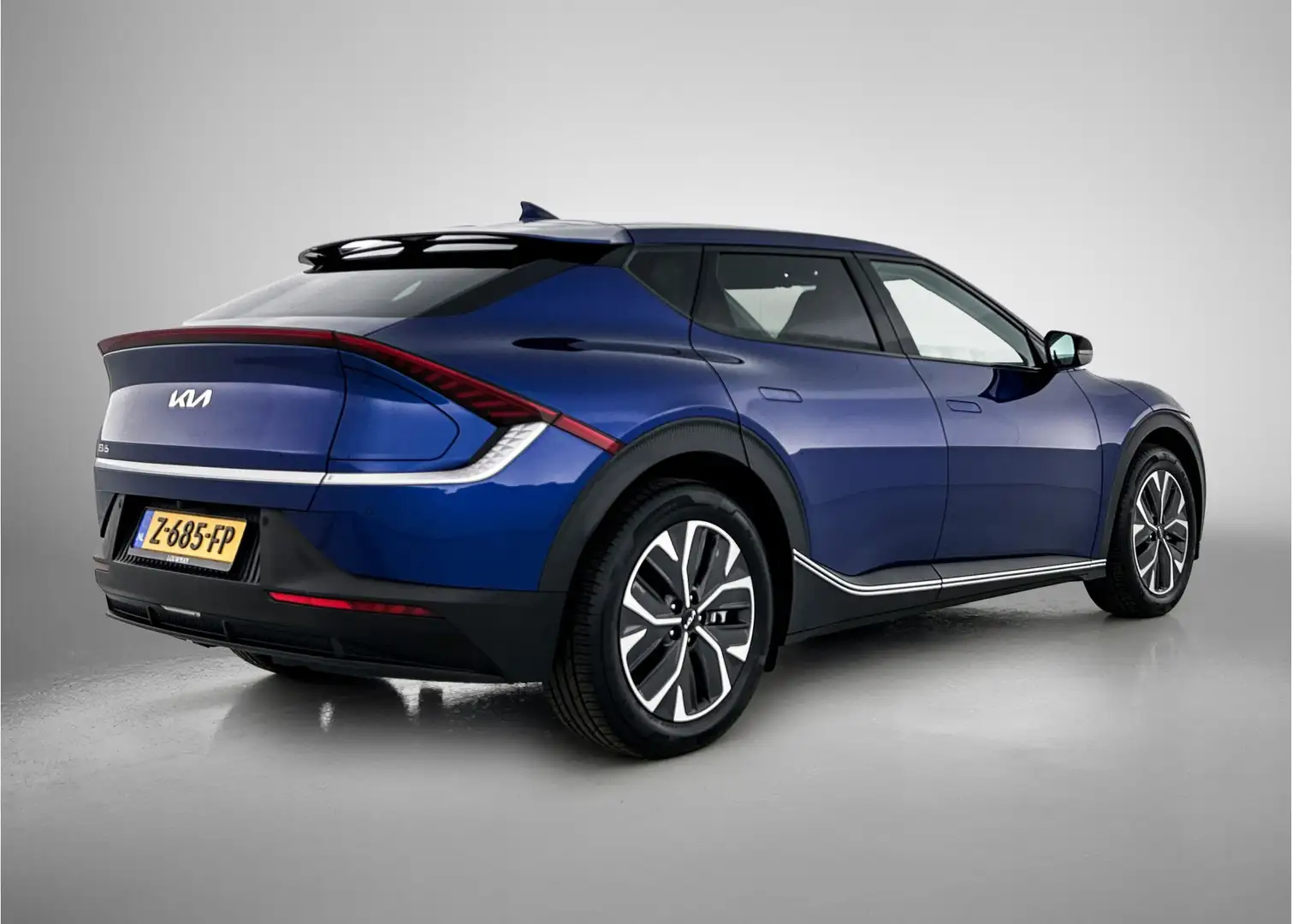 Kia EV6 Light Edition 58 kWh | SOH 99% | Trekhaak | Navi | Bleu - 2