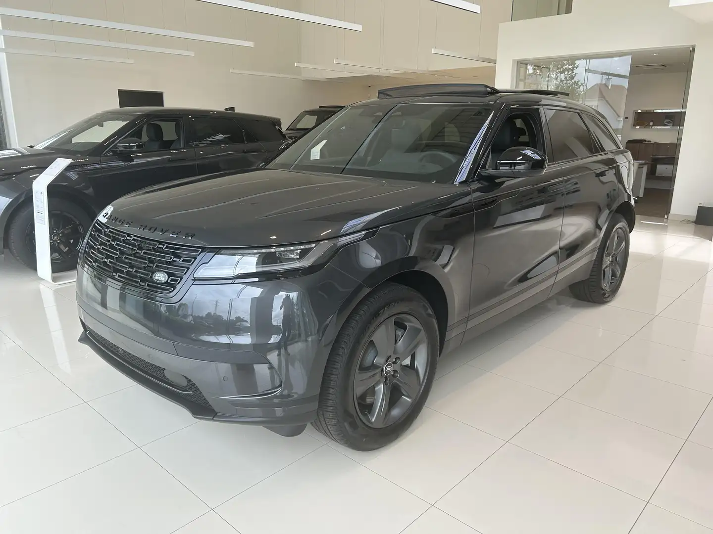 Land Rover Range Rover Velar P400e S Grijs - 1