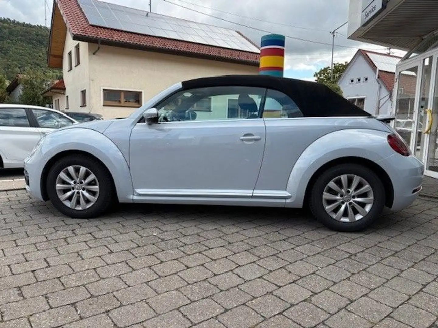 Volkswagen Beetle Cabriolet 1.2 TSI Design PDC/SHZ/TELE/ALU Plateado - 2