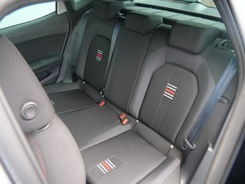 SEAT Arona 1.0 TSI FR 116Pk Apple Carplay / Camera / Trekhaak — photo 4