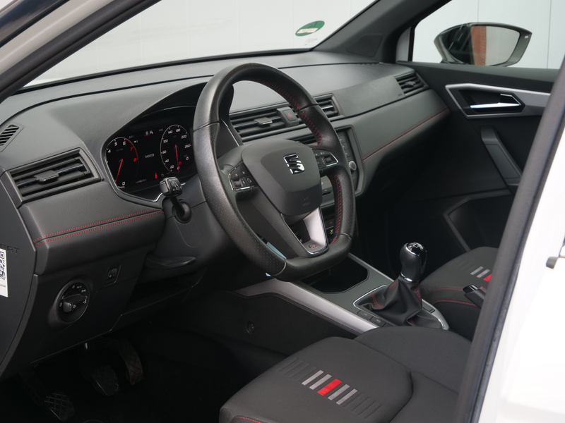 SEAT Arona 1.0 TSI FR 116Pk Apple Carplay / Camera / Trekhaak — photo 2