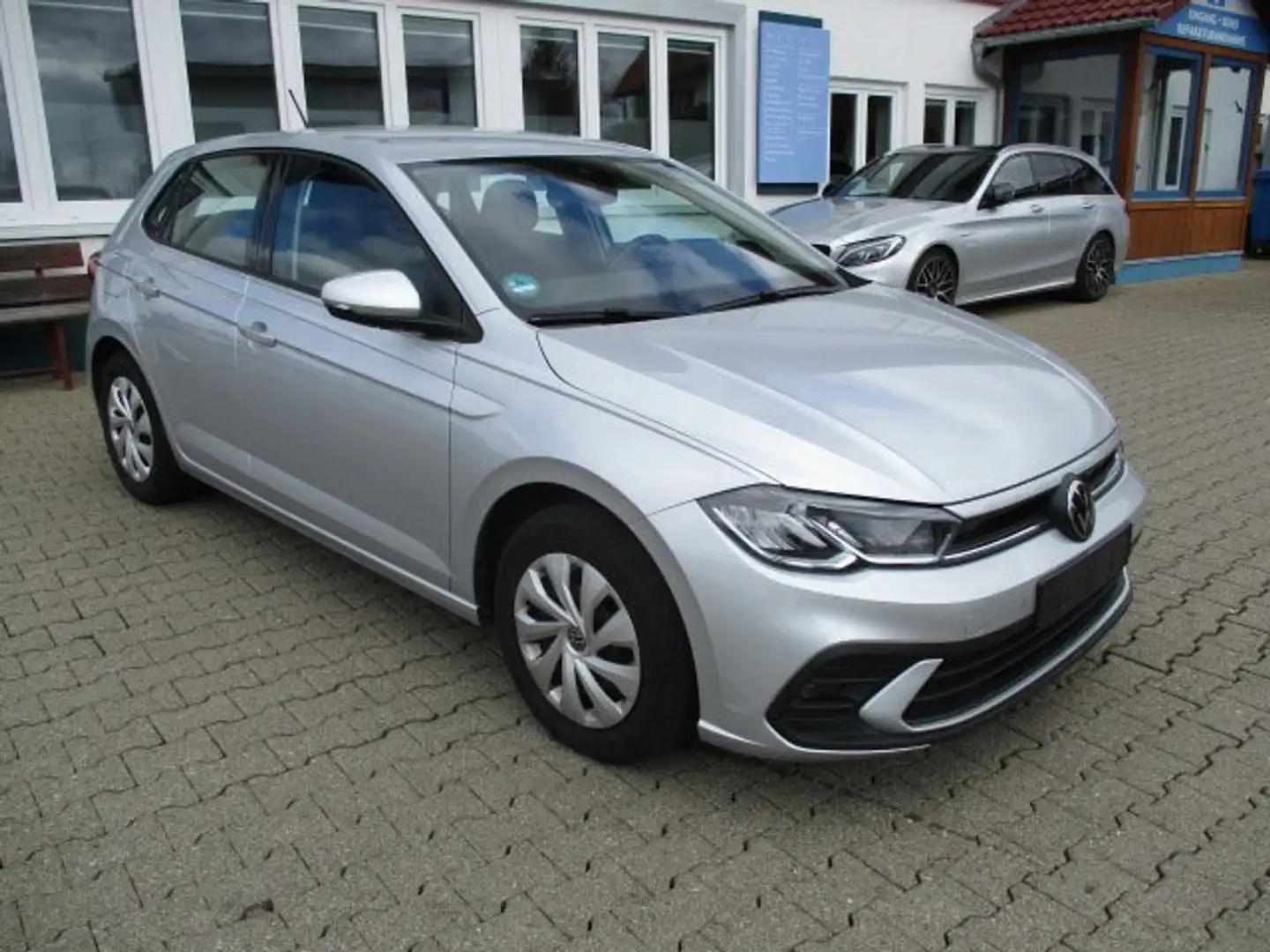Volkswagen Polo Life Gris - 1