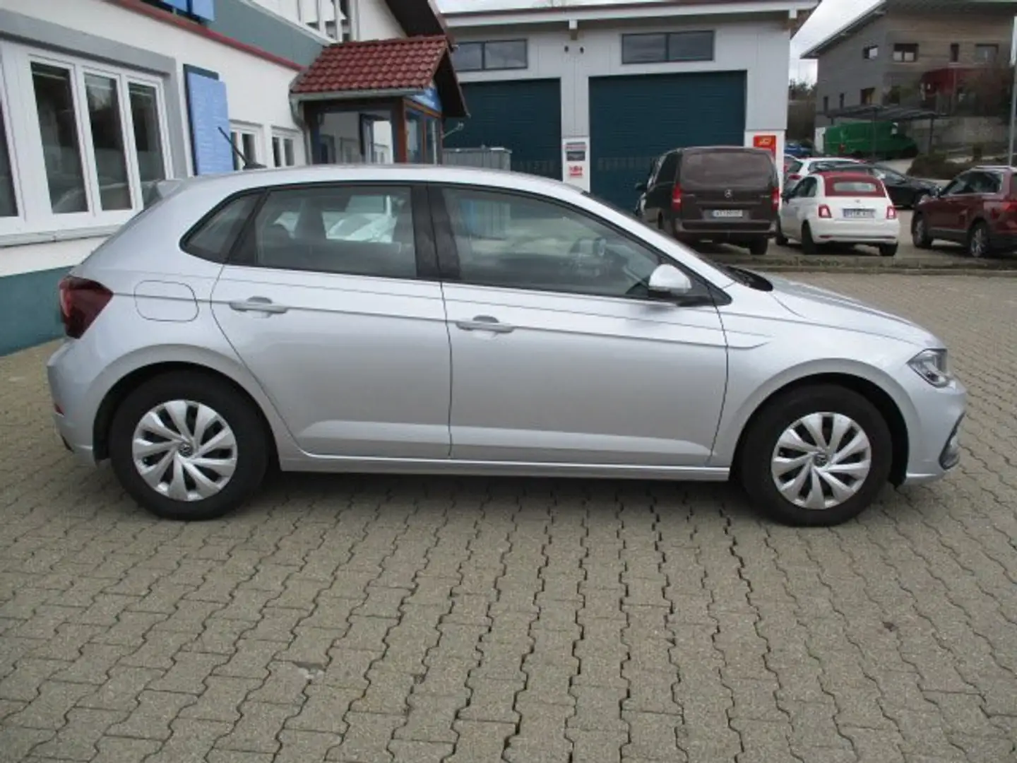 Volkswagen Polo Life Gris - 2