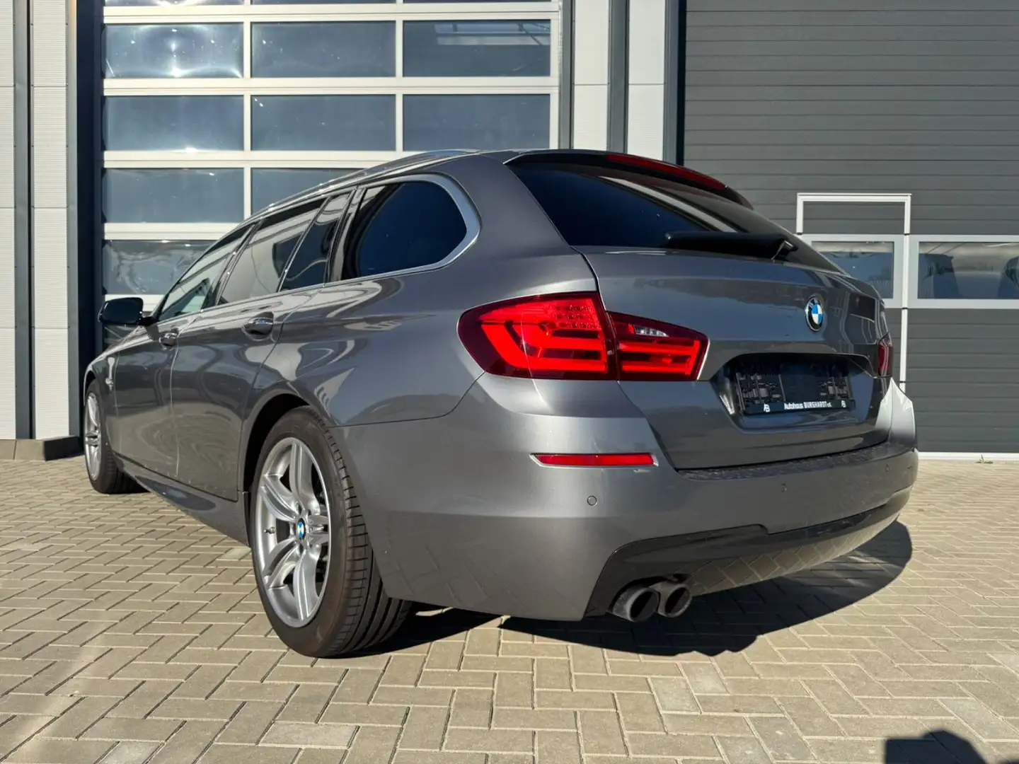 BMW 528 i Touring M-Sport Alcantara HEAD UP SoftClose Gris - 2