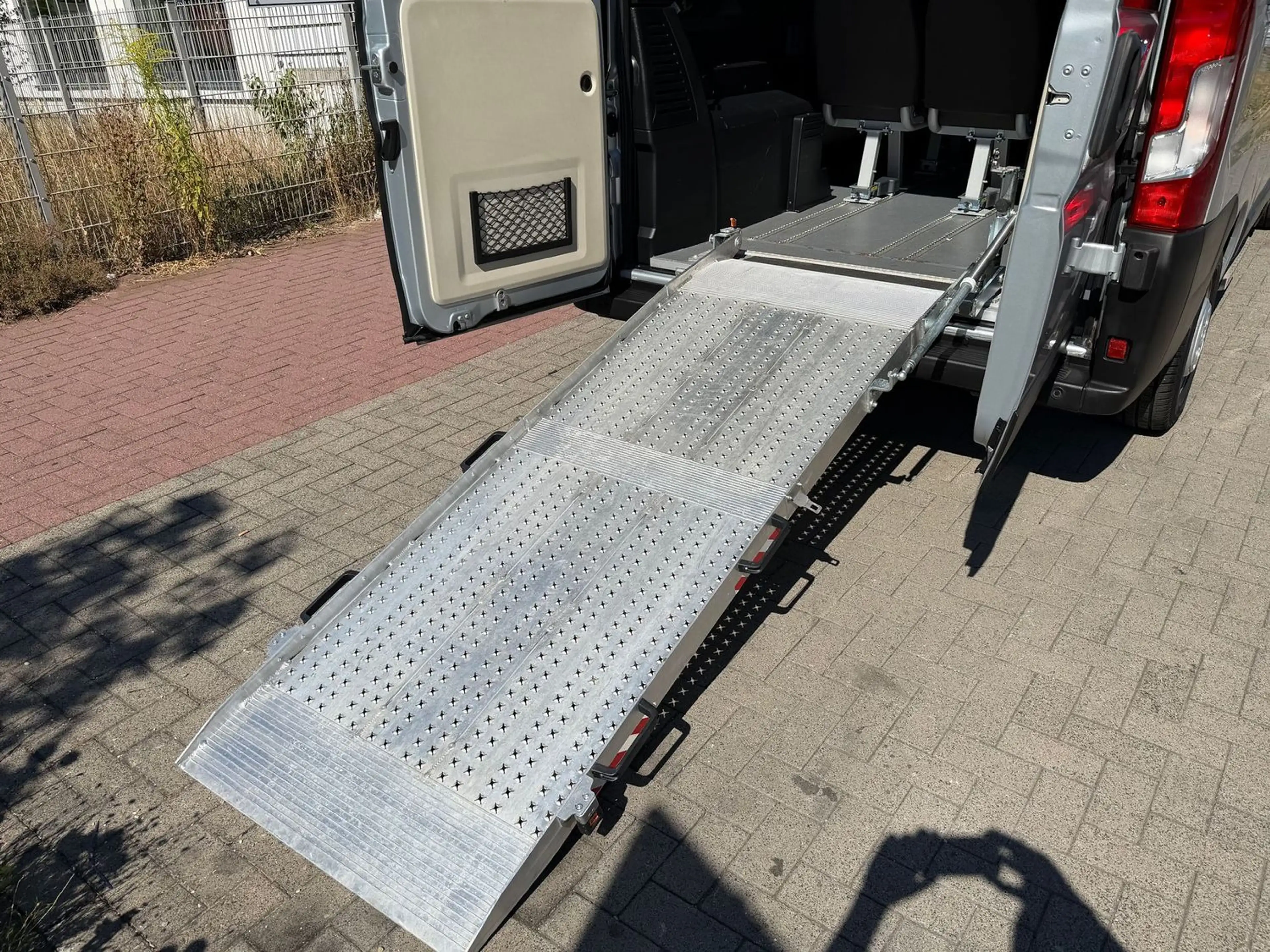 Fiat Ducato 150 L2H2/8-Sitzer/Behindertengerecht — photo 13