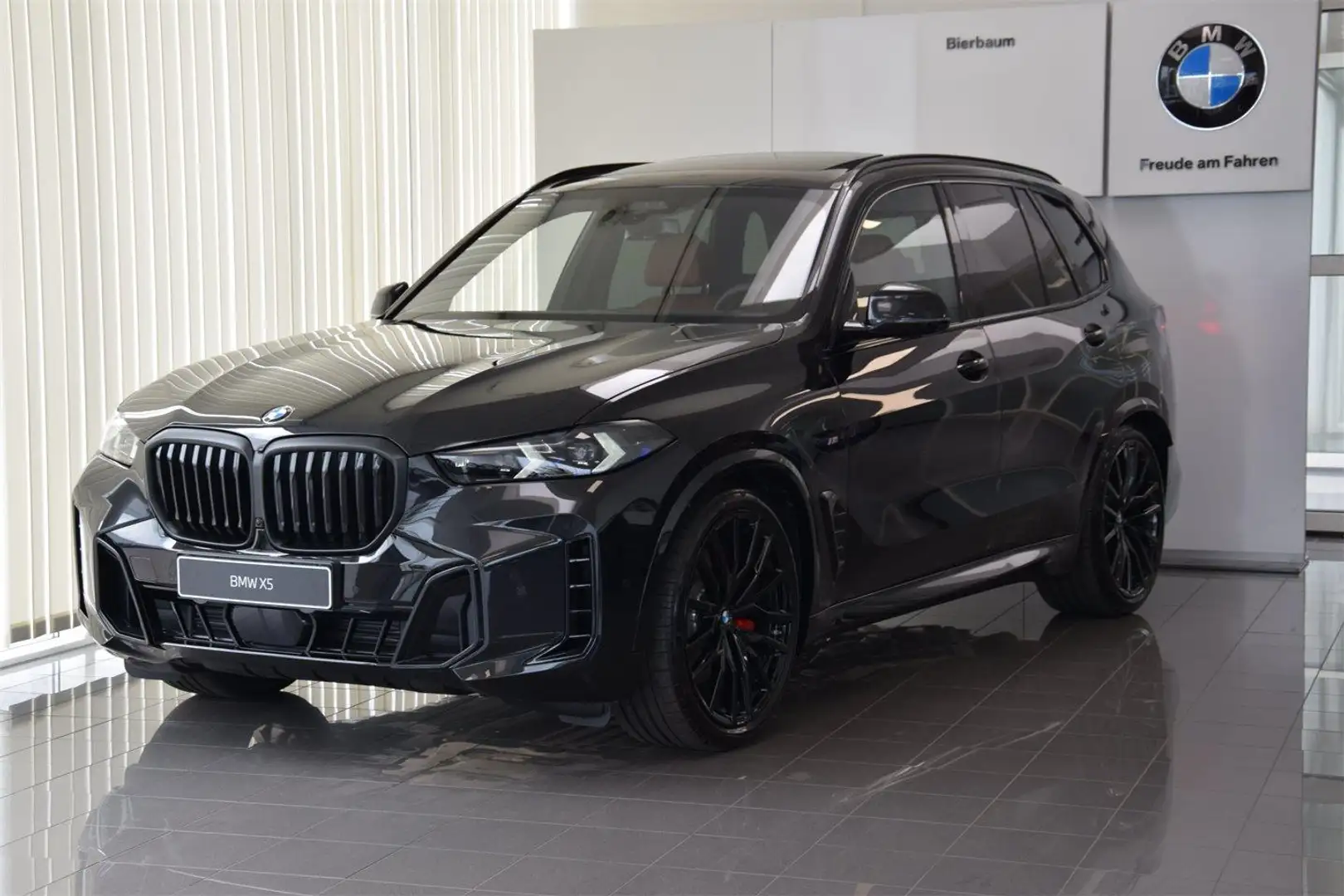BMW X5 xDrive30d M-Sport NEUWAGEN Zwart - 1