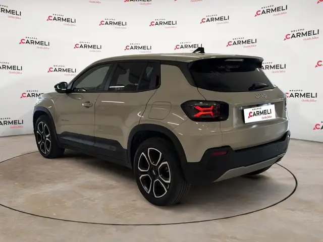 Jeep Avenger view 3