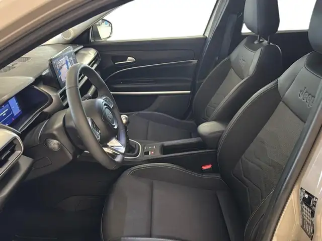 Jeep Avenger view 14