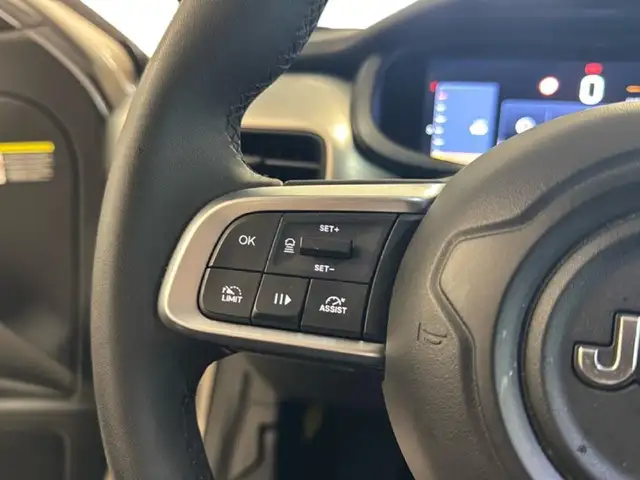 Jeep Avenger view 8