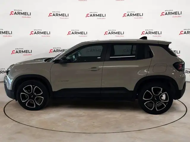 Jeep Avenger view 2