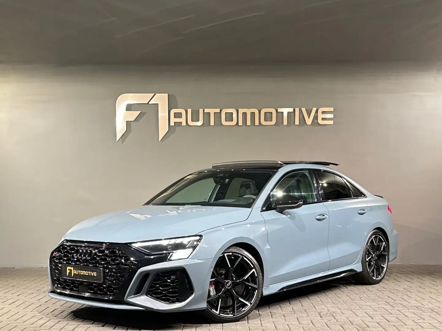 Audi RS3 Limousine 2.5 TFSI quattro Pano|Ceramic|HuD|B&O|Ke Gris - 1