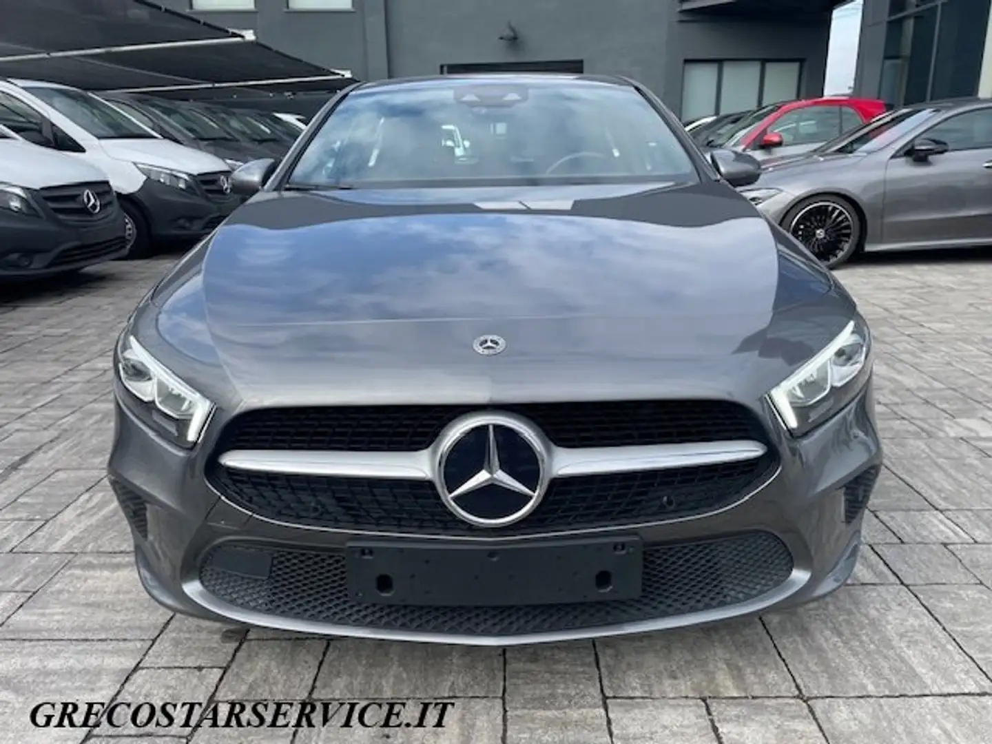 Mercedes-Benz A 180 Sport Automatic Cerchi Black/CAR-PLAY/Fari Led Gris - 2