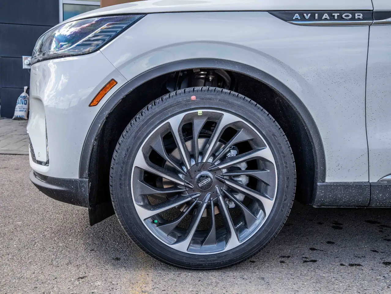 Lincoln Aviator снимка Lincoln Aviator