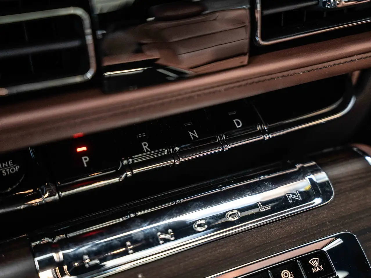 Lincoln Aviator снимка Lincoln Aviator