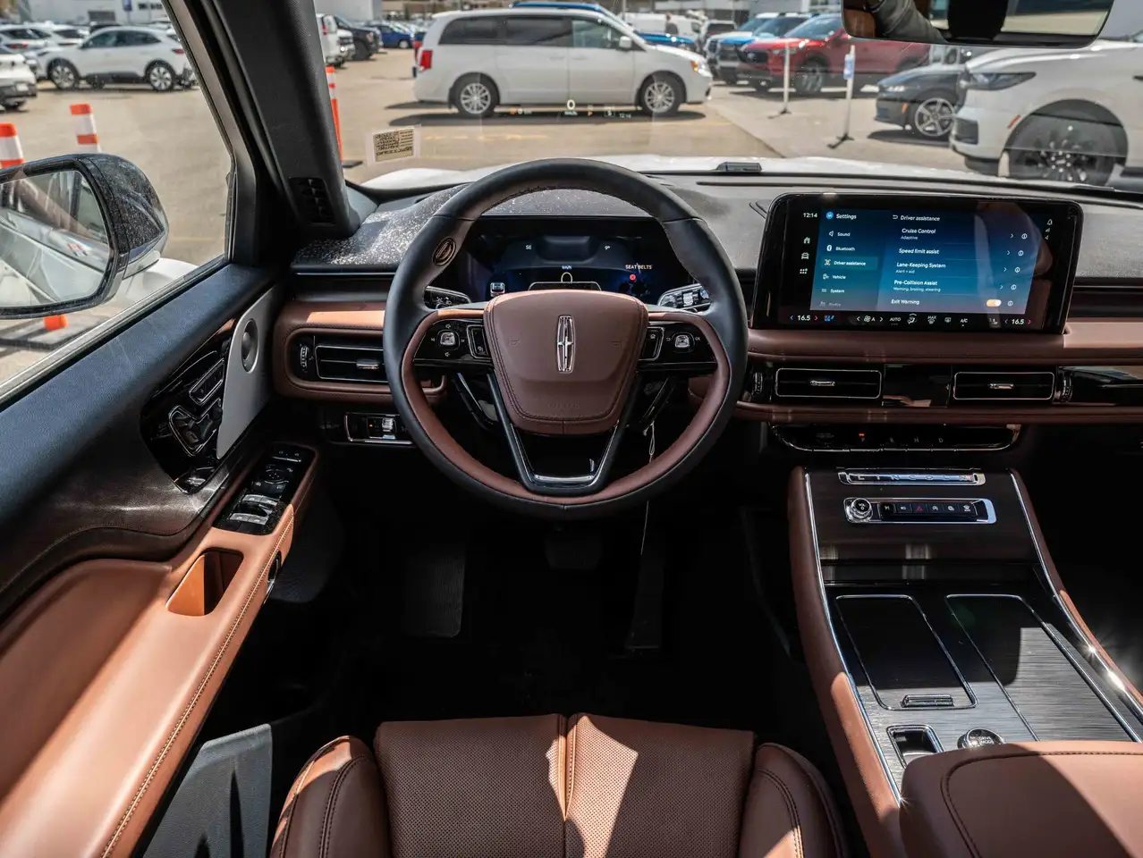 Lincoln Aviator снимка Lincoln Aviator