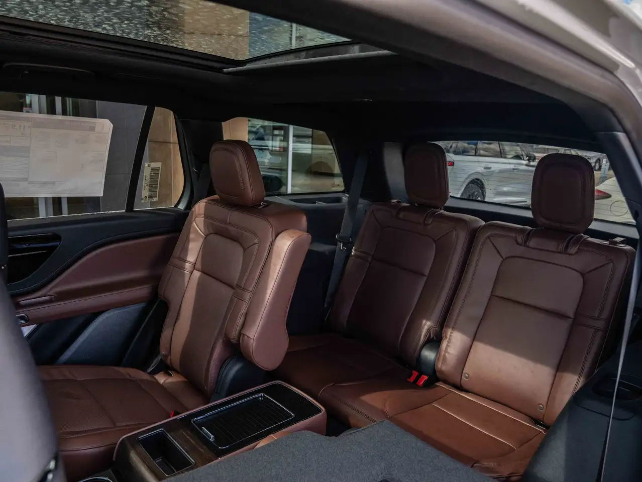 Lincoln Aviator снимка Lincoln Aviator