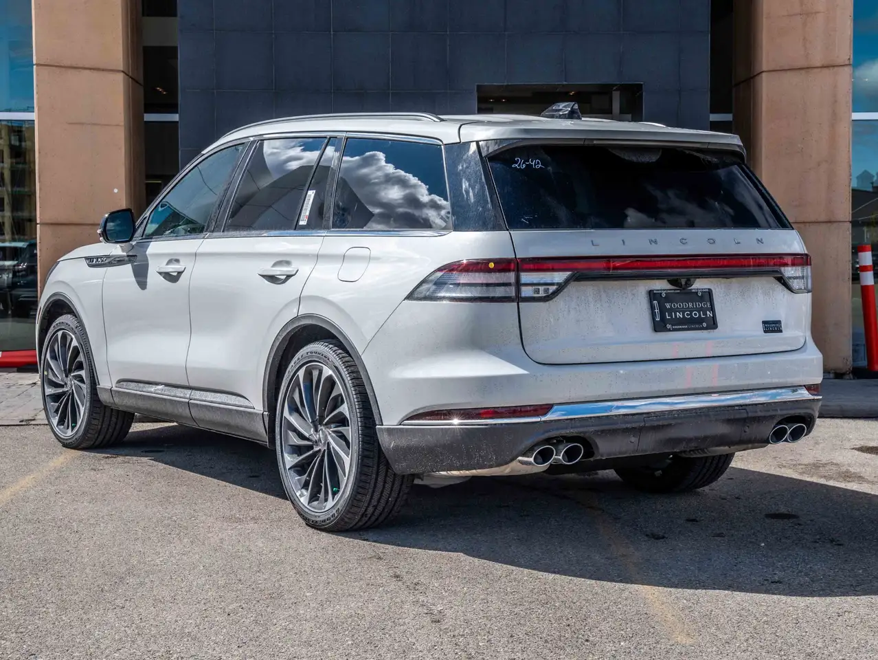 Lincoln Aviator снимка Lincoln Aviator