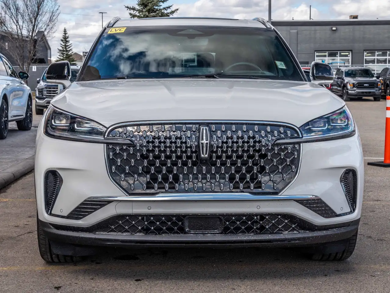 Lincoln Aviator снимка Lincoln Aviator