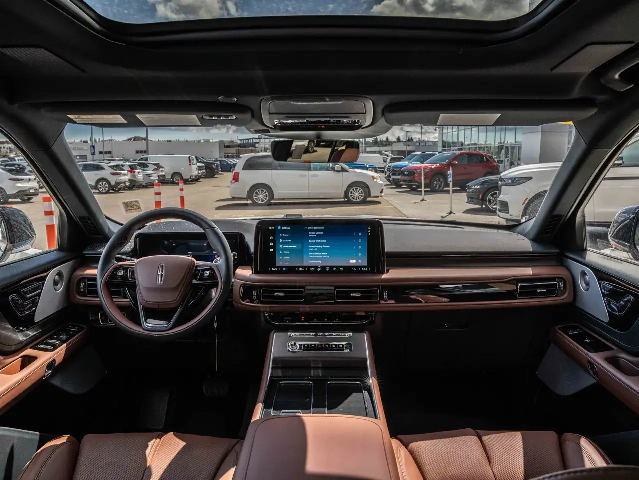 Lincoln Aviator снимка Lincoln Aviator