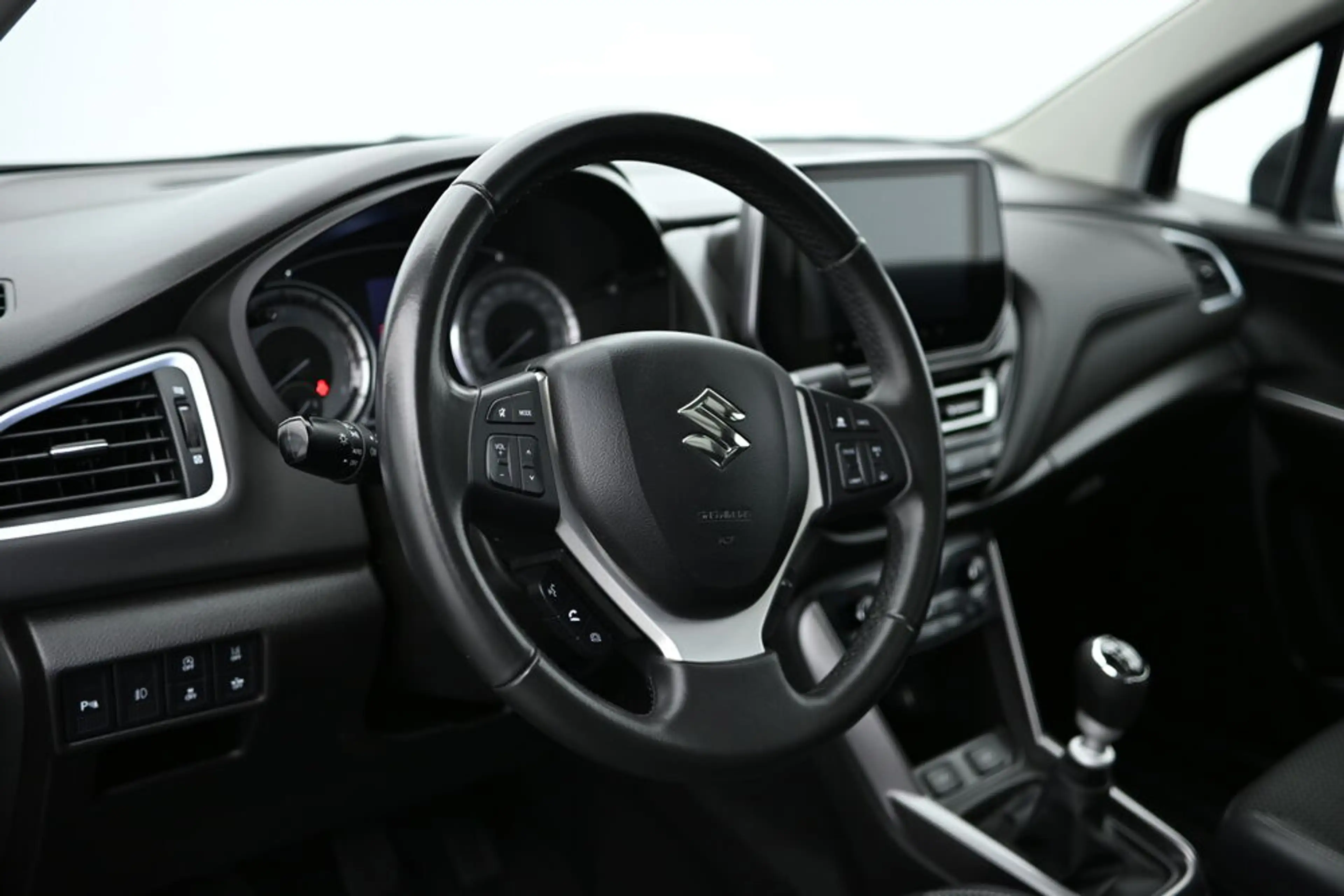 Suzuki S-Cross 1,4 GL+ DITC Hybrid ALLGRIP flash — photo 4