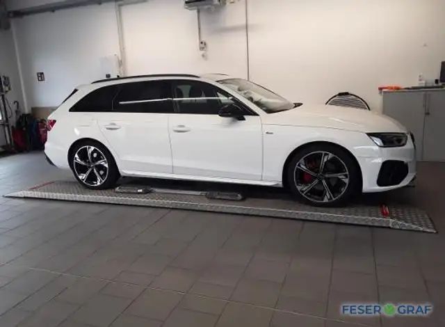 Audi A4 view 5