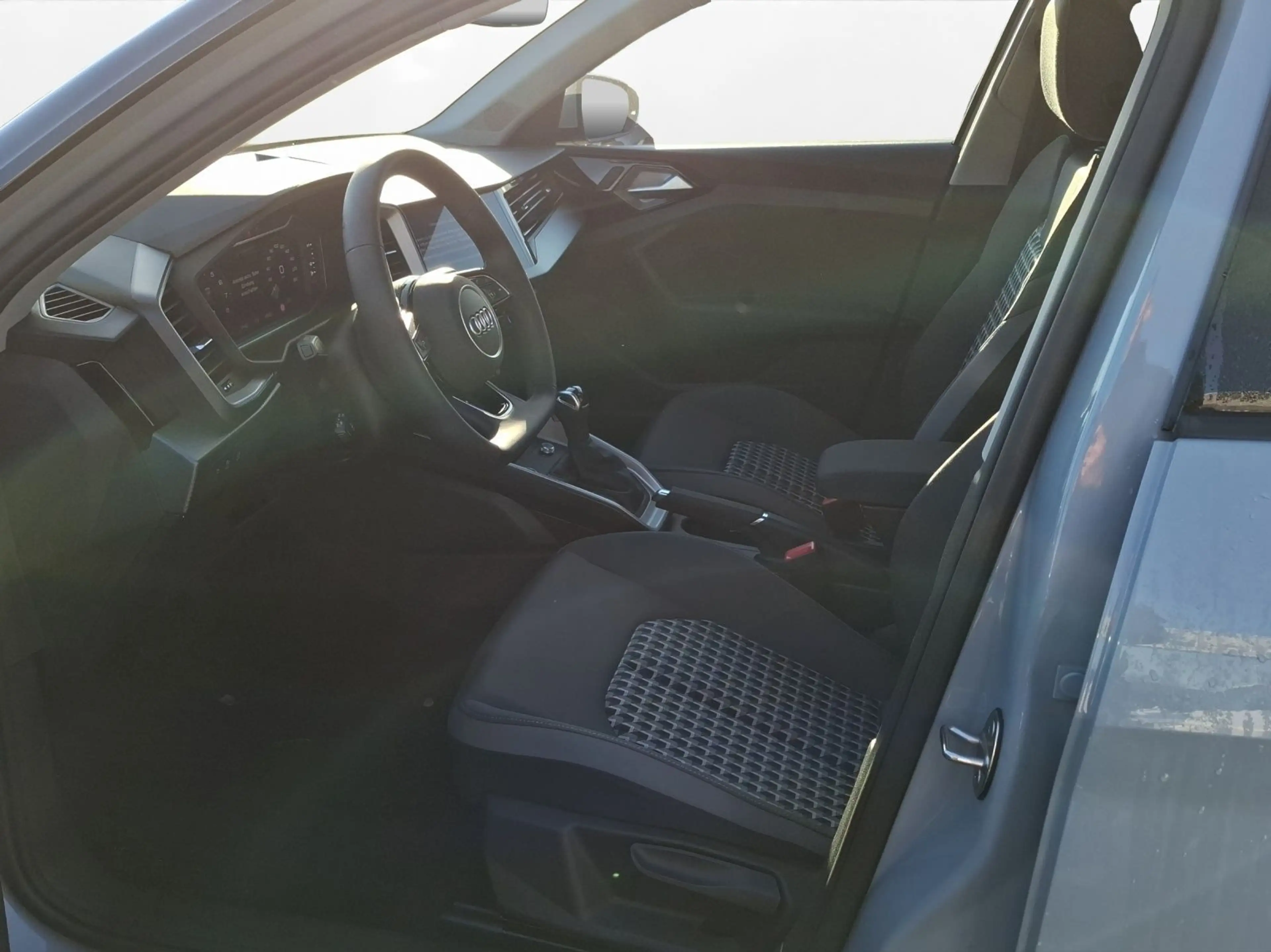 Audi A1 Sportback 25 TFSI 70(95) kW(PS) S tronic — photo 2