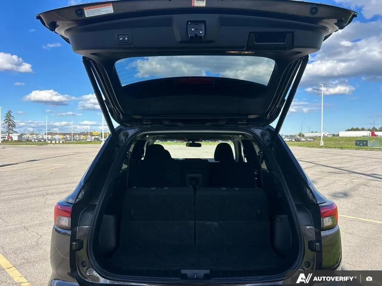 Mitsubishi Outlander снимка Mitsubishi Outlander