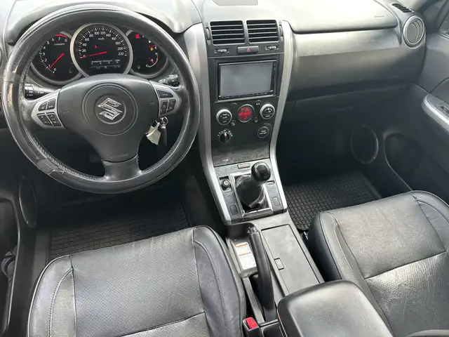 Suzuki Grand Vitara view 12