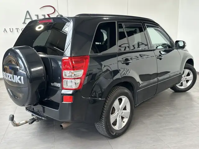 Suzuki Grand Vitara view 4