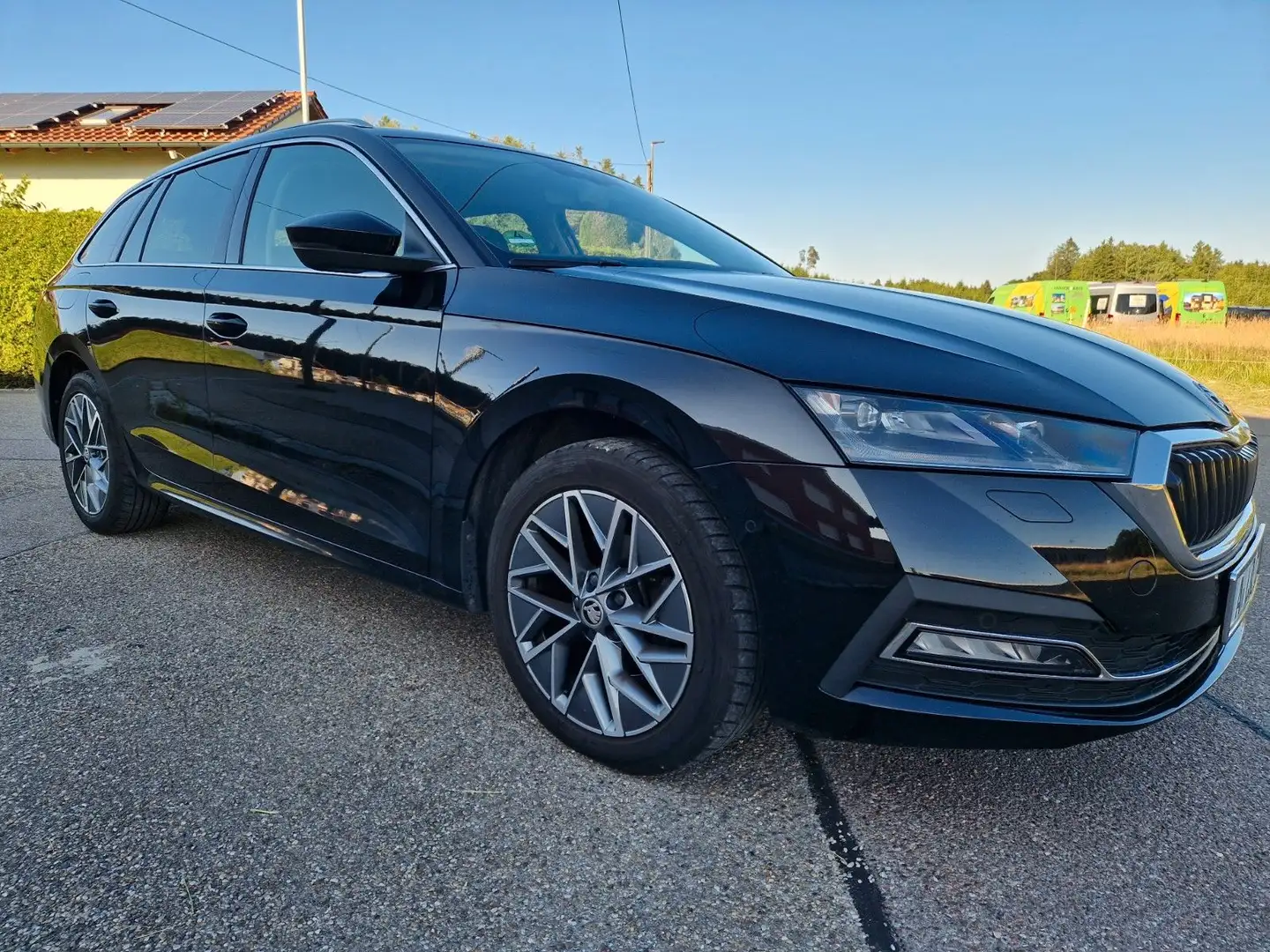 Skoda Octavia Combi First Edition Schwarz - 1