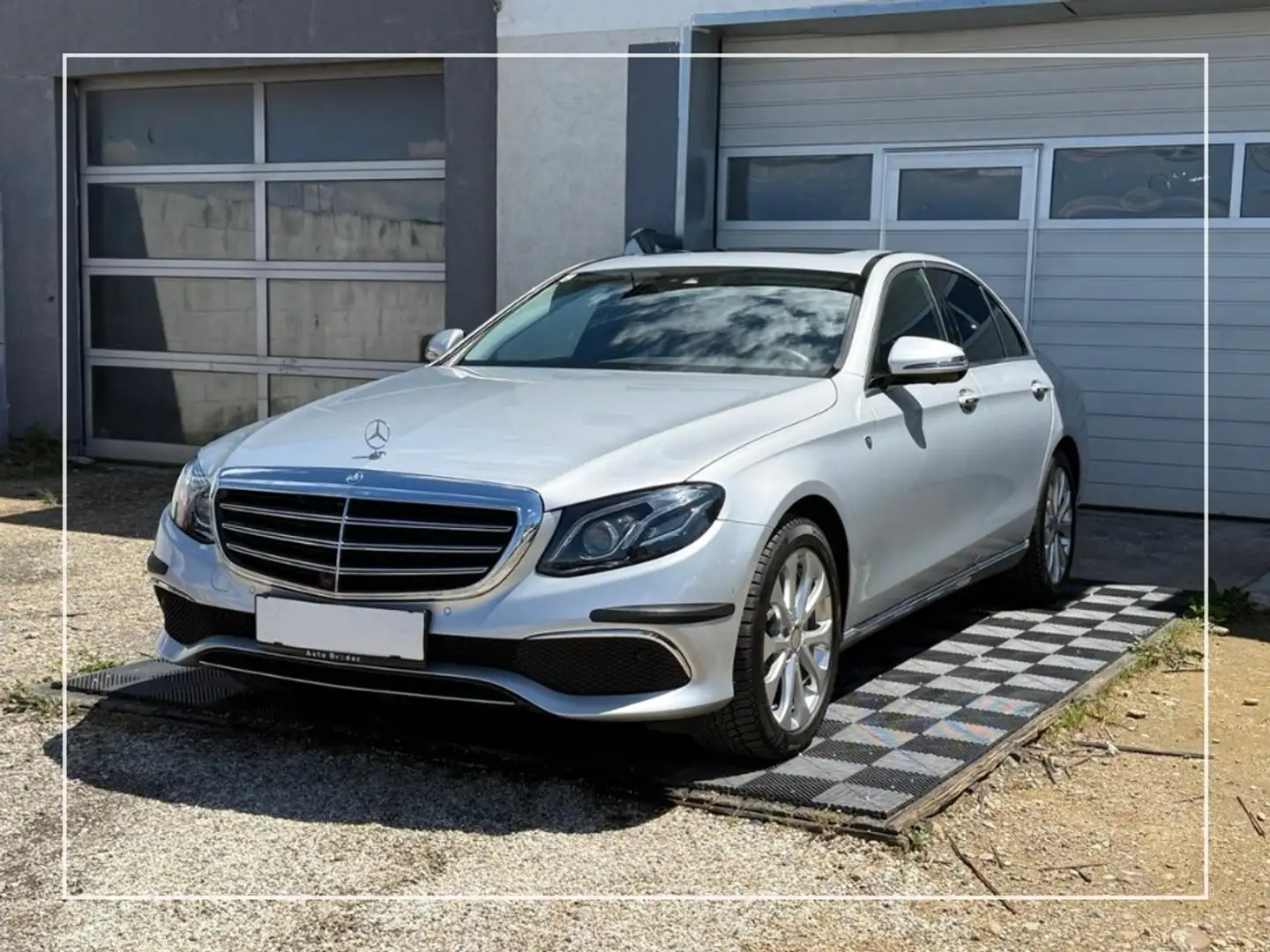 Mercedes-Benz E 220 d Exclusive Aut. Silber - 1