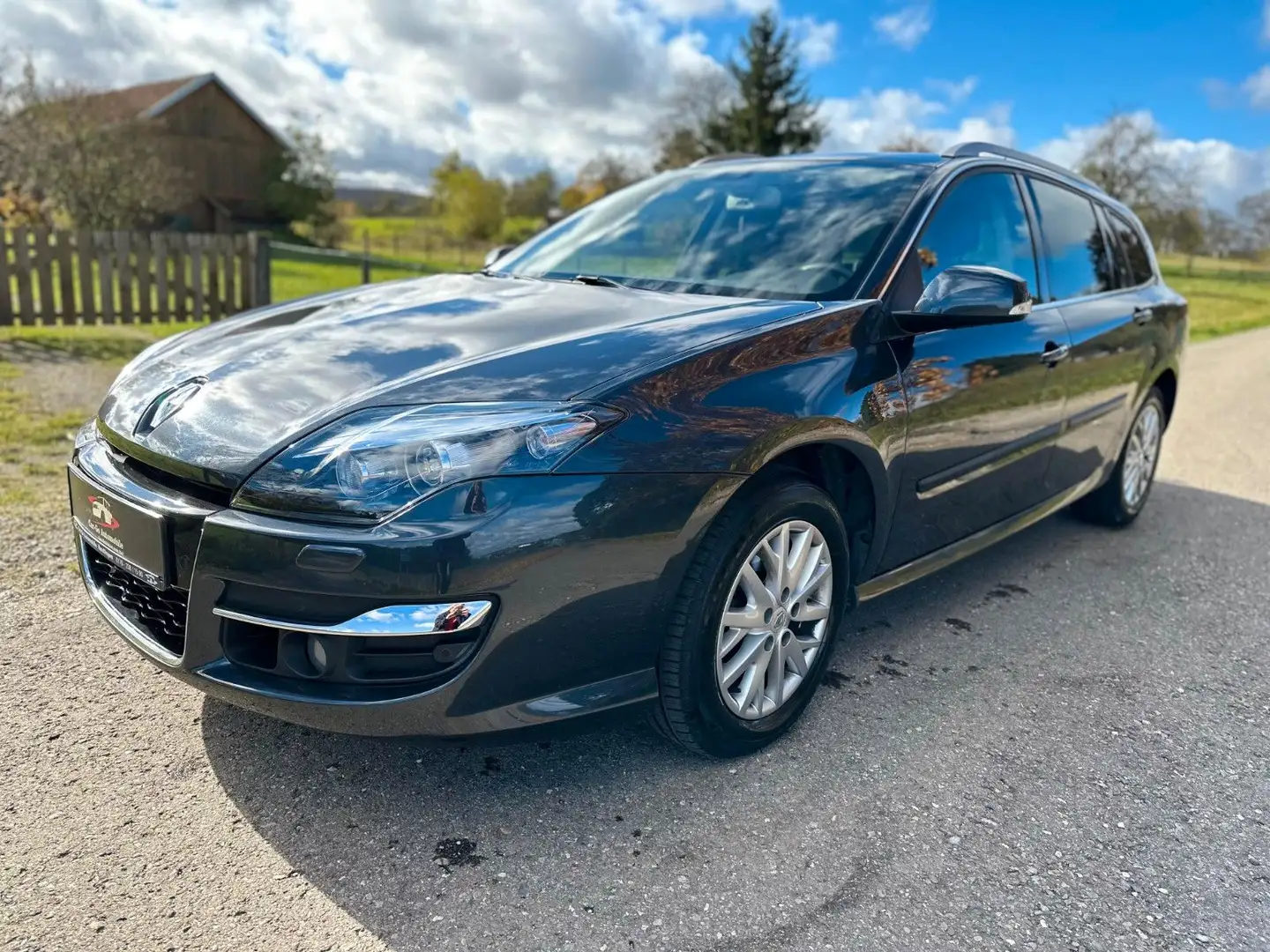 Renault Laguna III Grandtour Paris*AC*Temp*PDC*AHK*Xenon Schwarz - 2