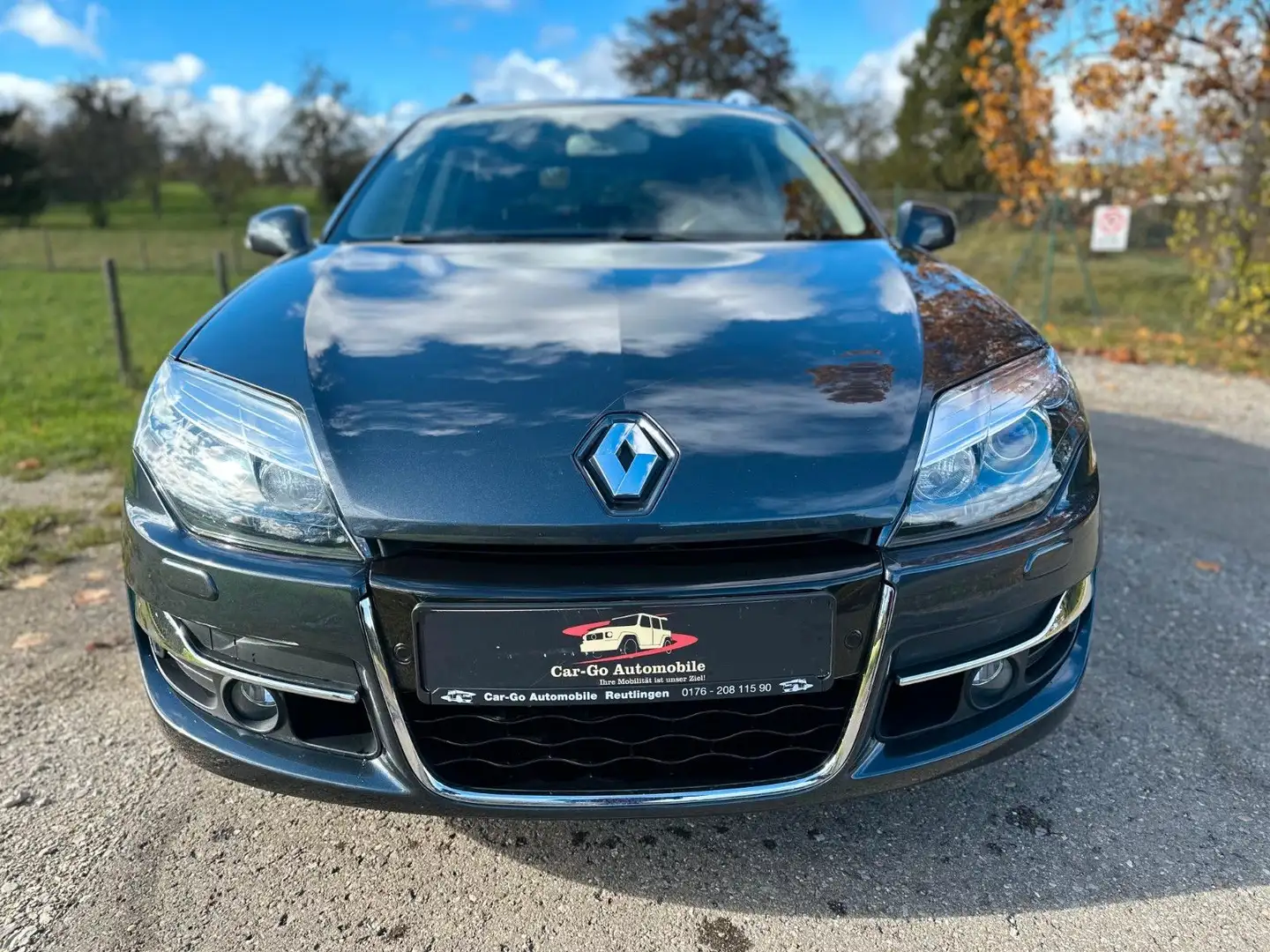 Renault Laguna III Grandtour Paris*AC*Temp*PDC*AHK*Xenon Schwarz - 1