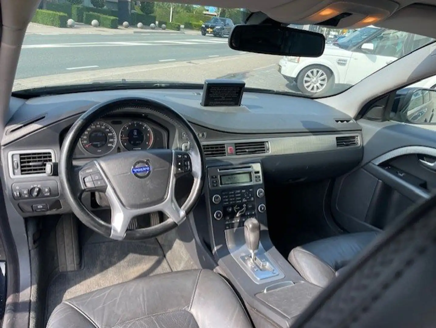 Volvo XC70 XC70 2.4D Automaat Summum Zwart - 2