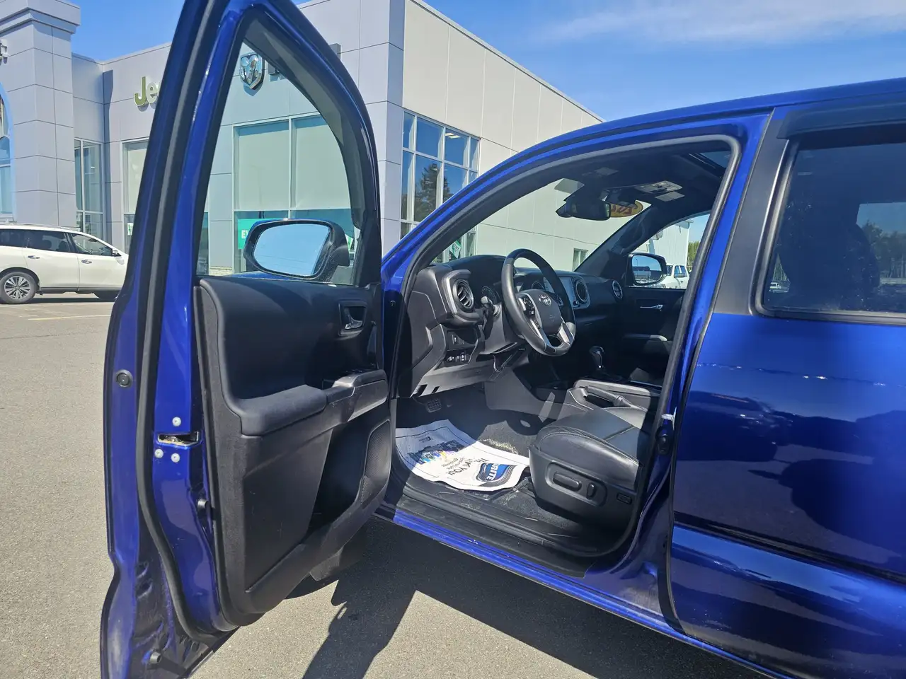 Toyota Tacoma снимка Toyota Tacoma