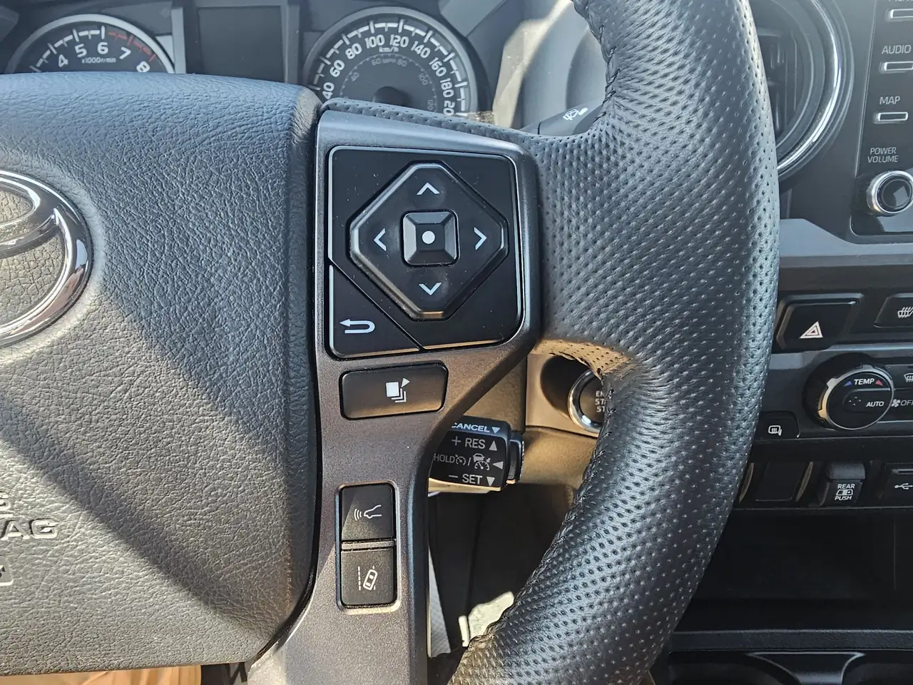 Toyota Tacoma снимка Toyota Tacoma
