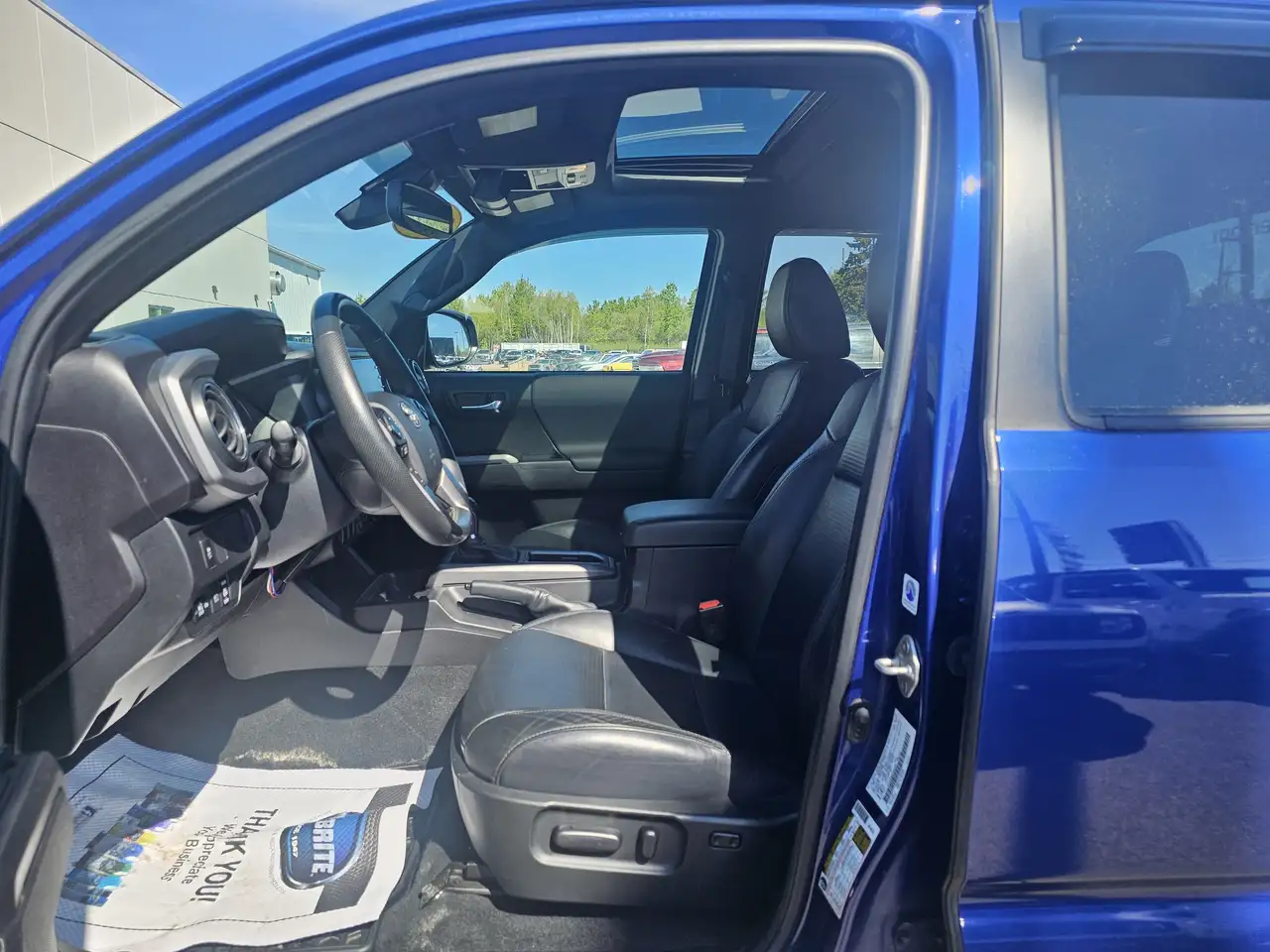 Toyota Tacoma снимка Toyota Tacoma