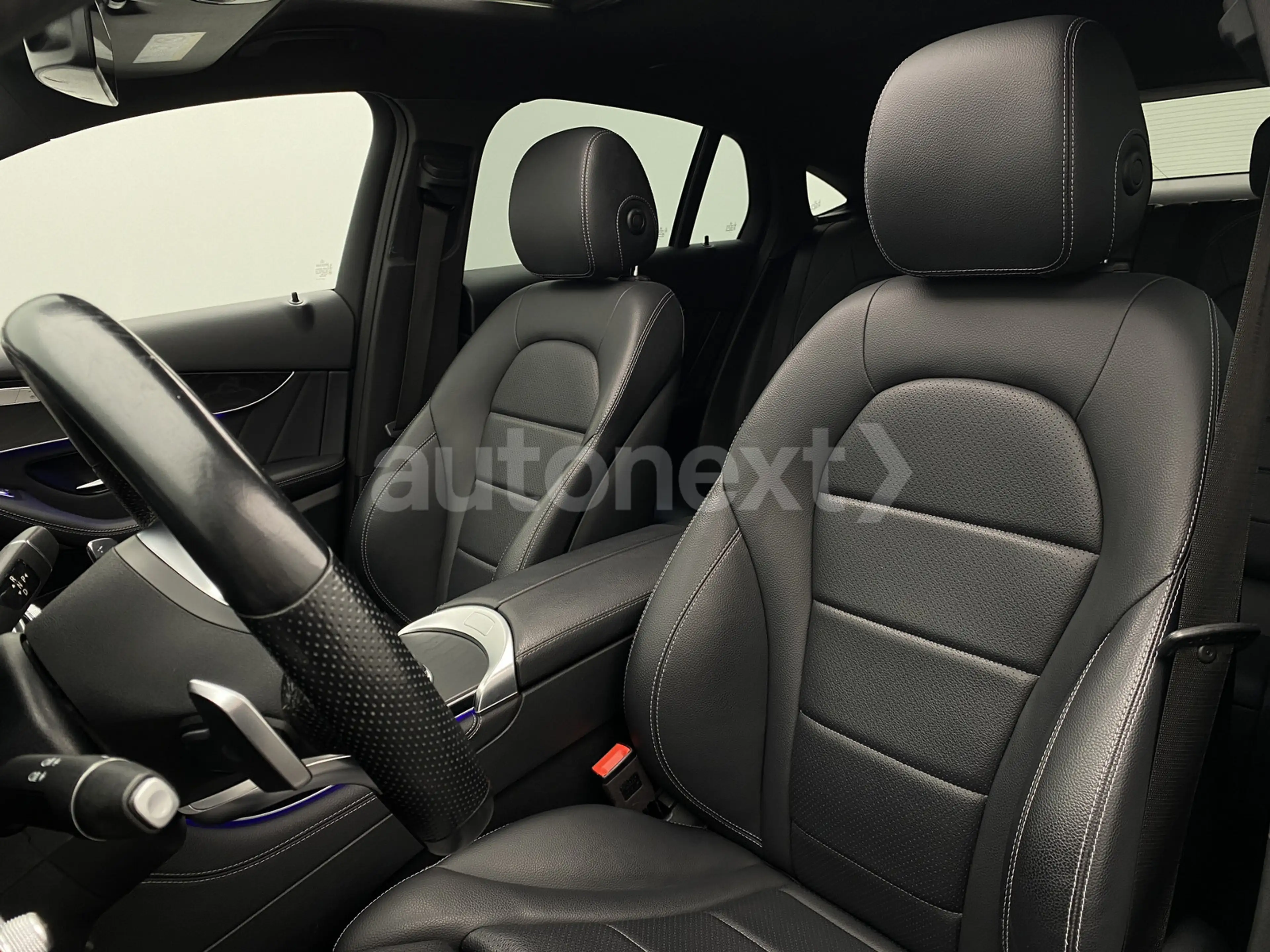 Mercedes-Benz GLC 200 Coupé *2x AMG Line+Night* Schiebedach+DISTR+AHK — photo 19